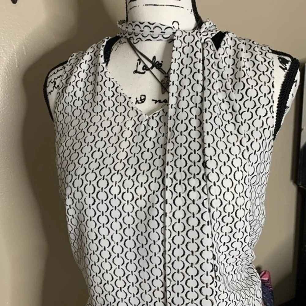 Apt 9 Classy sleeveless work dress top Like new size small - Picture 4 of 6